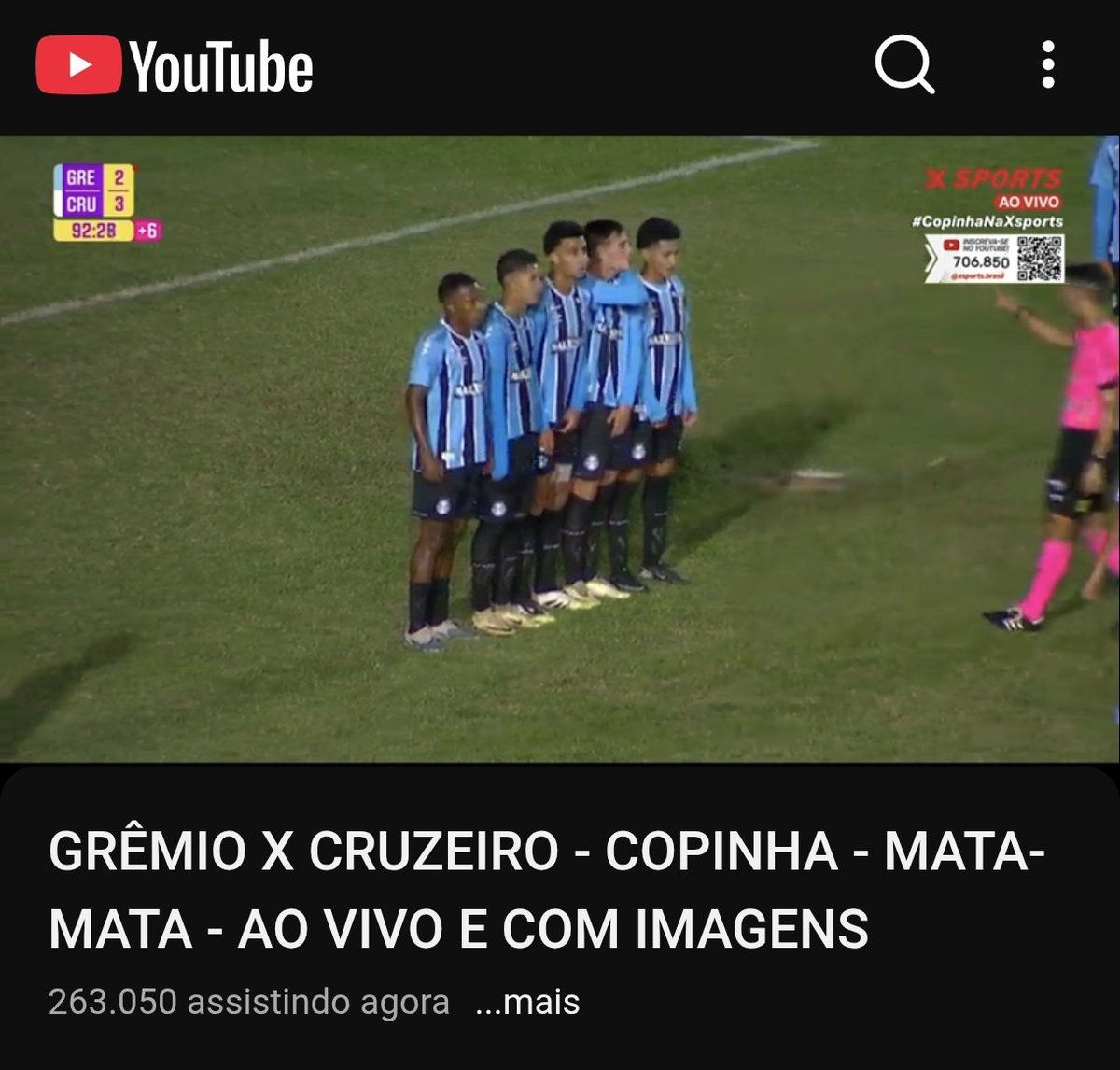2AGuimaraes's tweet photo. Eu teria vergonha de ser pateticano.

Enquanto o time principal das frangas, em jogo oficial, atraiu 61 mil torcedores…

os Crias da Toca, na Copinha, levaram 263 mil.

Não é fase.

É torcida. 🦊💙 https://t.co/KJ27qPATVY