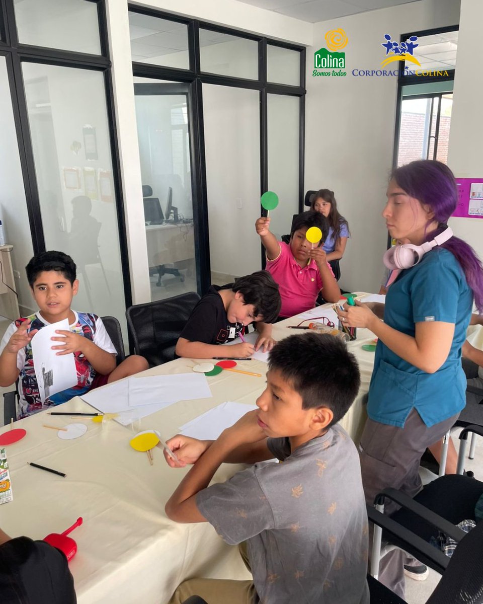 CorpColina's tweet image. Segundo día de Neuroaventura Summer Camp 🎬🤸‍♂️ con función de cine y ejercicio físico, juego e inclusión, promoviendo bienestar, en el CEDI de Colina.
#LoQueHacemosMejoraTuVida