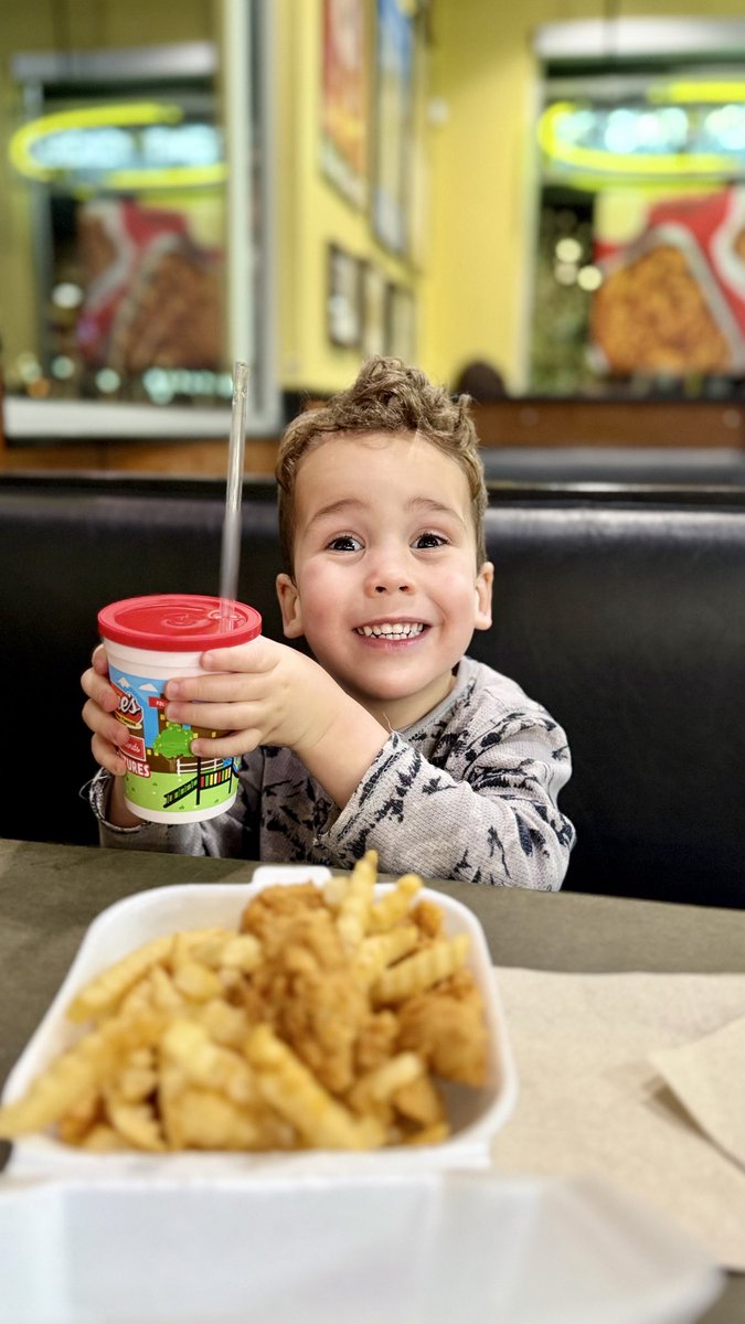 KimbroTweets's tweet photo. @raisingcanes thanks for dinner tonight! #OneLove https://t.co/H0a2EAnyxS