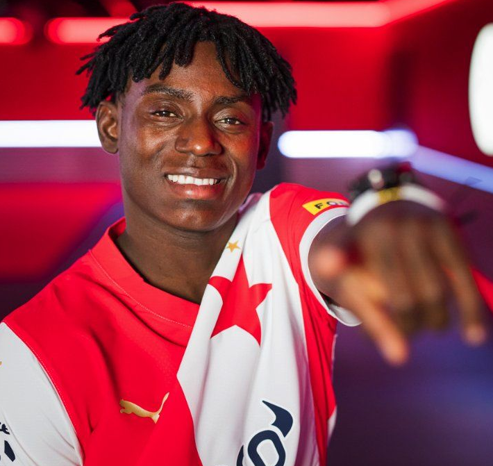 Galatasaray, Slavia Prag'ın 22'lik Nijeryalı orta sahası David Moses'i gündemine aldı. (Fotospor)

* Barcelona karşısında ilk yarıda 6/6 ikili mücadele kazanmıştı.