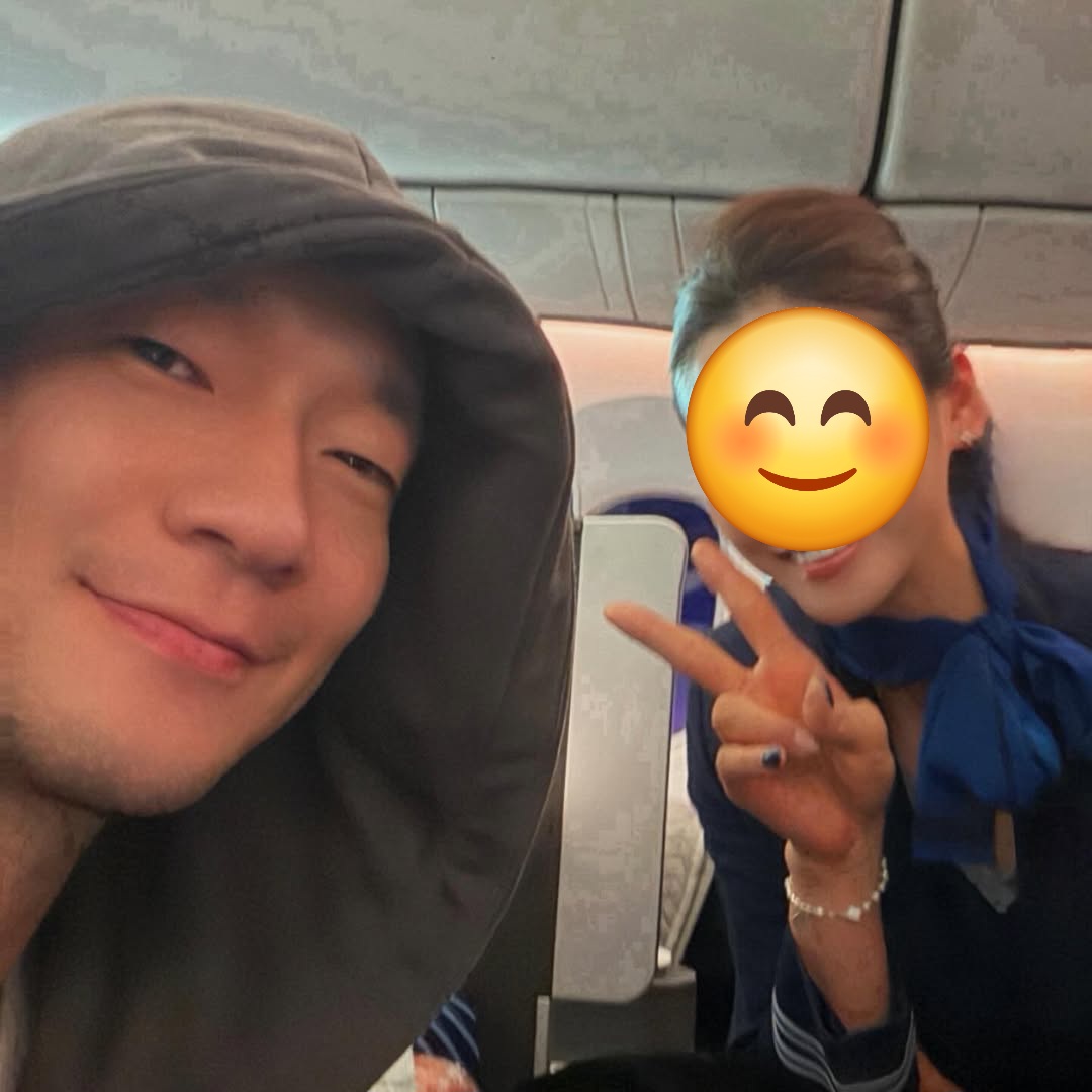 tempoo18's tweet image. Kku in flight
Probably going to US 😁
instagram.com/kimbb0_/p/DTyQ…