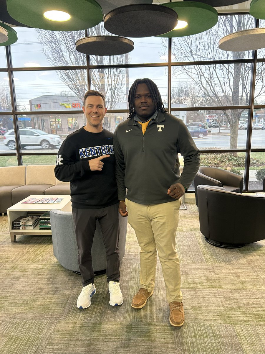 juleone carney tweet media