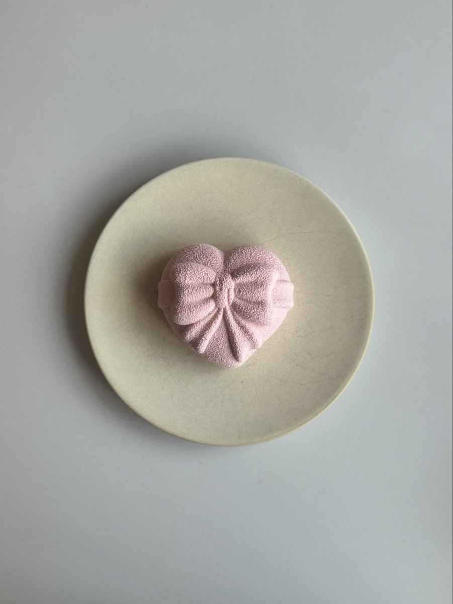 binzipi's tweet image. 📍알롱지서울

인테리어도 예쁘고 디저트는 특히 더 예쁨!
홀케이크도 예뻐서 기념일에 사서 먹어보고싶다!

서울 영등포구 도림로 485-1 3층
naver.me/F75K1EFd