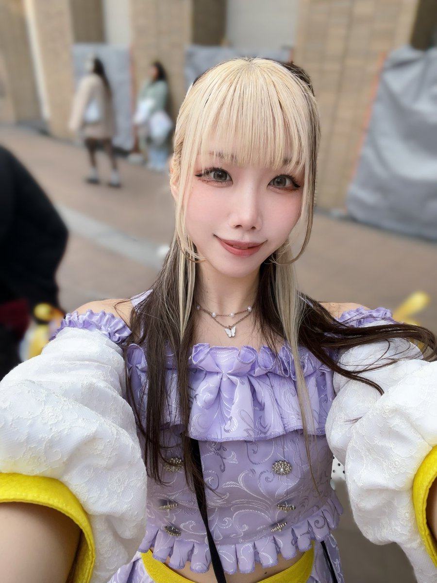 asaka_charlotte's tweet image. おはよ〜🖐️🖐️
起きてるよ〜！！
昨日より体調はマシになってる〜🤧