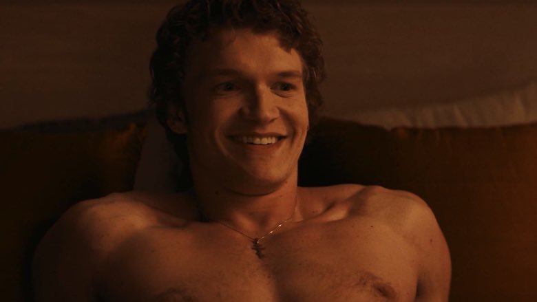 parts of me think that ilya went into that first hookup thinking it was gonna be just that, a hookup. like he knew he was attracted to him and wanted to act on it but didn’t think it was gonna be more but the second he saw the guy folding his clothes he was gone for.