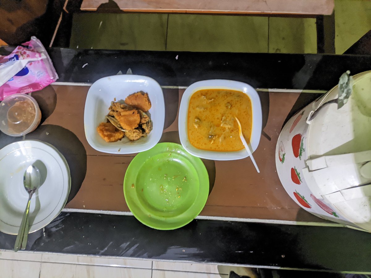 TOLOLKAO's tweet photo. kawanen titik
sayur nangka + pepes pindang + pelas :v https://t.co/qYmBuVaACI