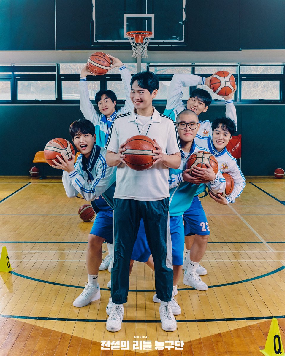 #뮤지컬 #전설의리틀농구단

🏀단체사진 공개

“안 됨 어쩔 수 없지
그래도 우리는 전설의 리틀 농구단!”

종우 #김대현
수현 #임진섭
상태 #신창주
승우 #구준모
다인 #장두환
지훈 #정찬호

_
2026.03.10-05.25
플러스씨어터