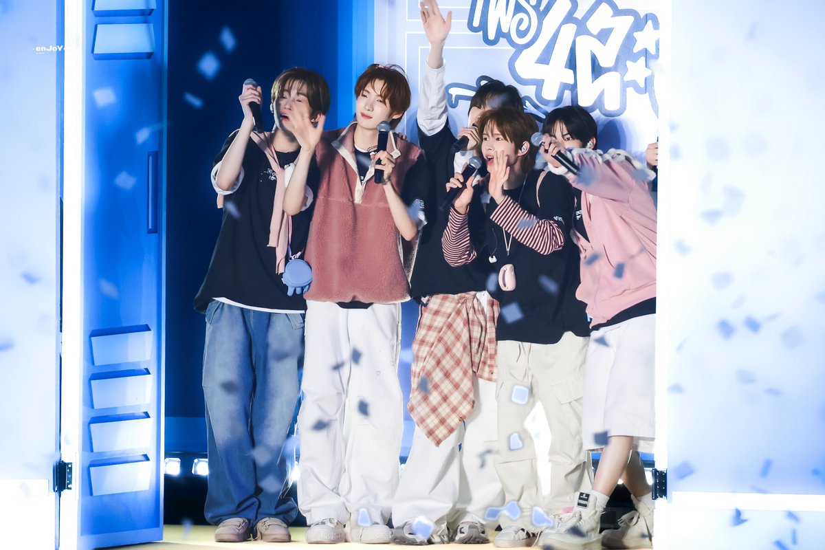 enJoYevMo's tweet image. 2주년 축하해🩵🎉

#TWS #투어스 #247WithUs 
#TWS_2nd_Debut_Anniversary