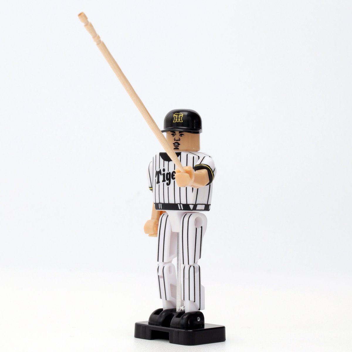 monomo_goods's tweet photo. 阪神タイガースファンの皆様！
スーパーヒザカックンはお手に取っていただけましたでしょうか！？
こちら何が当たるかドキドキのシークレット商品もございますが、なんとコンプリートセットも販売しております✨
https://t.co/nk7eMw5pAd
#hanshin #tigers https://t.co/KfBvtzYwK6