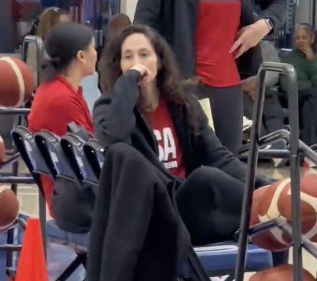 annabethpond3's tweet image. releasing dates but we still ain’t got no players… #okay