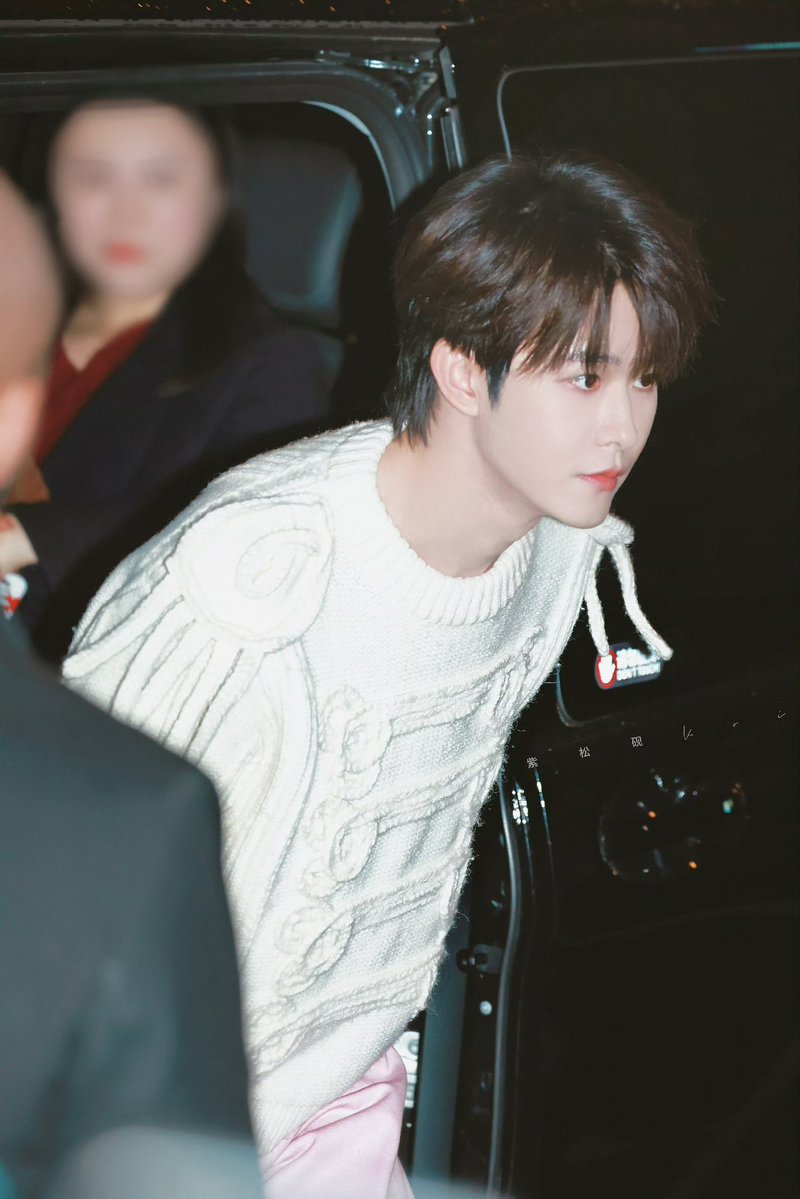 xinxin_d16's tweet image. ท่านชายผู้สูงศักดิ์ ขาวนุ่มฟู สว่างไสวมาก 

#เถียนเจียรุ่ย #田嘉瑞 #TianJiarui 
#KENZOFW26 #KENZO @kenzo