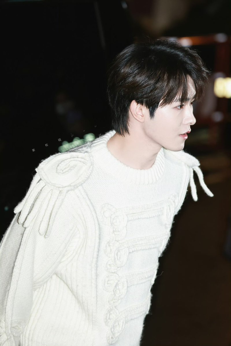 xinxin_d16's tweet image. ท่านชายผู้สูงศักดิ์ ขาวนุ่มฟู สว่างไสวมาก 

#เถียนเจียรุ่ย #田嘉瑞 #TianJiarui 
#KENZOFW26 #KENZO @kenzo