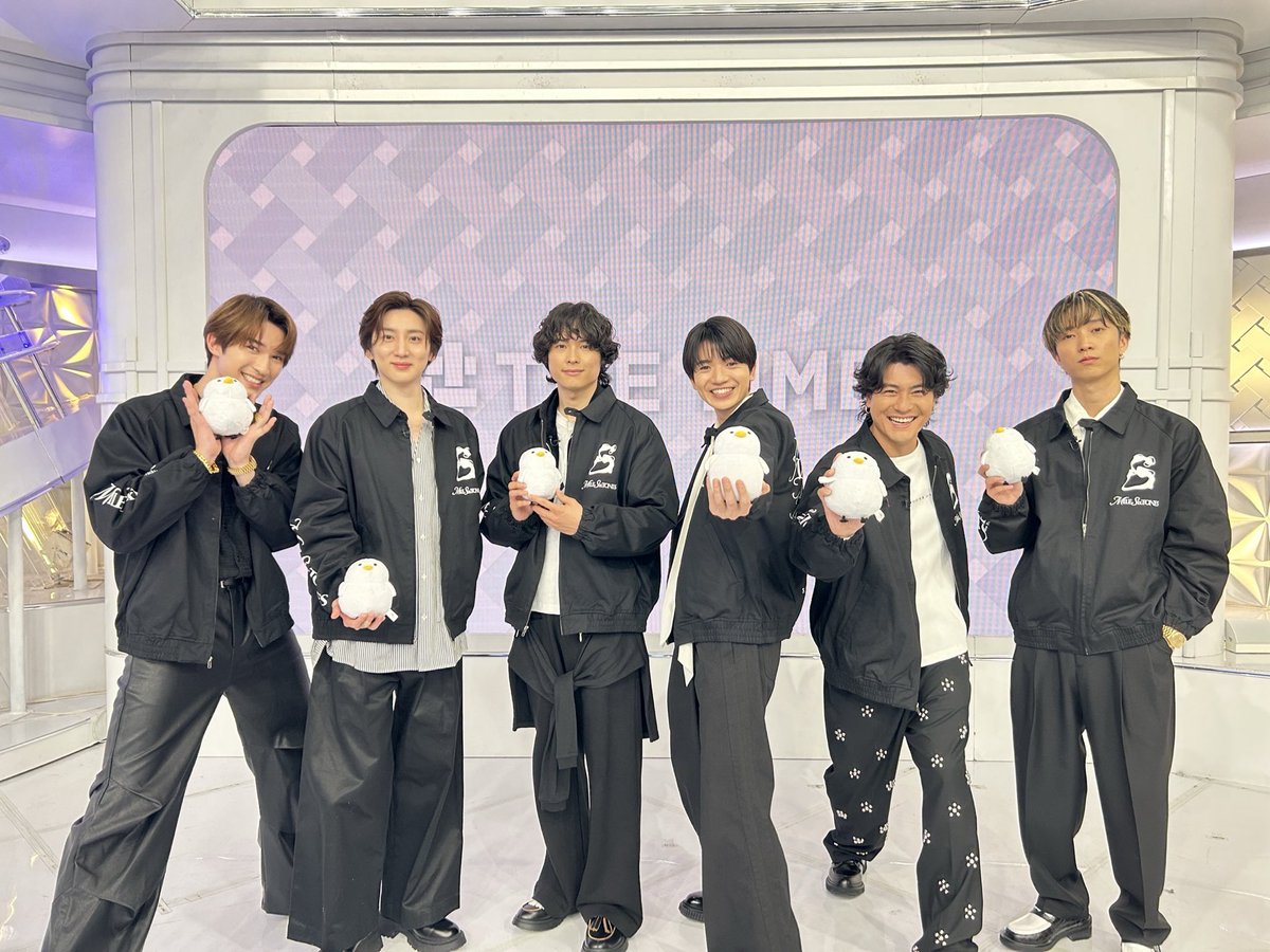 SixTONES_Family's tweet photo. ✔︎本日1月22日は #SixTONESデビュー6周年祭 🎉 TBS系「THE TIME,」 フジテレビ系「めざましテレビ」 日本テレビ系「ZIP!」へ 生出演させていただきました 📡🏃🏃🏃🏃🏃🏃 このあとの生出演もお見逃しなく👀✨ #SixTONES_MILESixTONES #参るSixTONES: ✔︎本日1月22日は
… https://t.co/6dUoFQrqPk https://t.co/DXr7EZhsBi