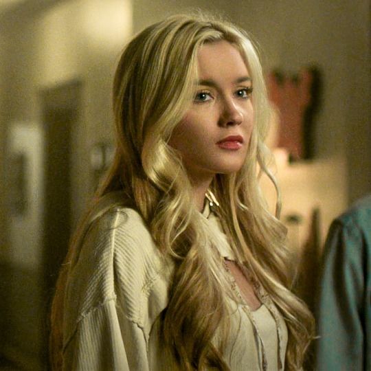 ninniecut's tweet image. ──⚡: 𝔓eacemaker.

i think I'm in love
   with adrian...                        and prayers, you're
  any thoughts?                      going to need them