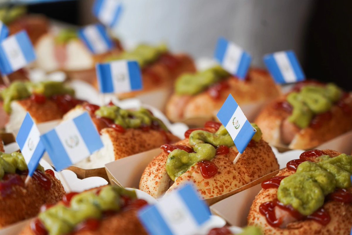 SiteTaiwanInfo's tweet image. 🇹🇼🇧🇿🇬🇹 Le min. des Aff. étrangères @chia_lung, l’amb. du #Belize Katherine Vanessa Meighan &amp;amp; l’amb. du #Guatemala Luis Raúl Estévez López ont donné le 16 janv. à #Taiwan le coup d’envoi d'une tournée de food trucks proposant des spécialités d’#AmériqueCentrale.
📸@cato_tw