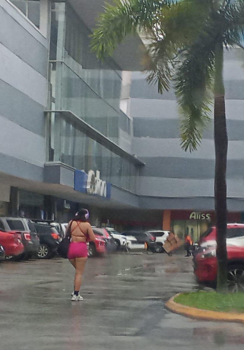 Las Tegucigalpa cuando pasean por sps y los janpedro con frío 😂😂😂