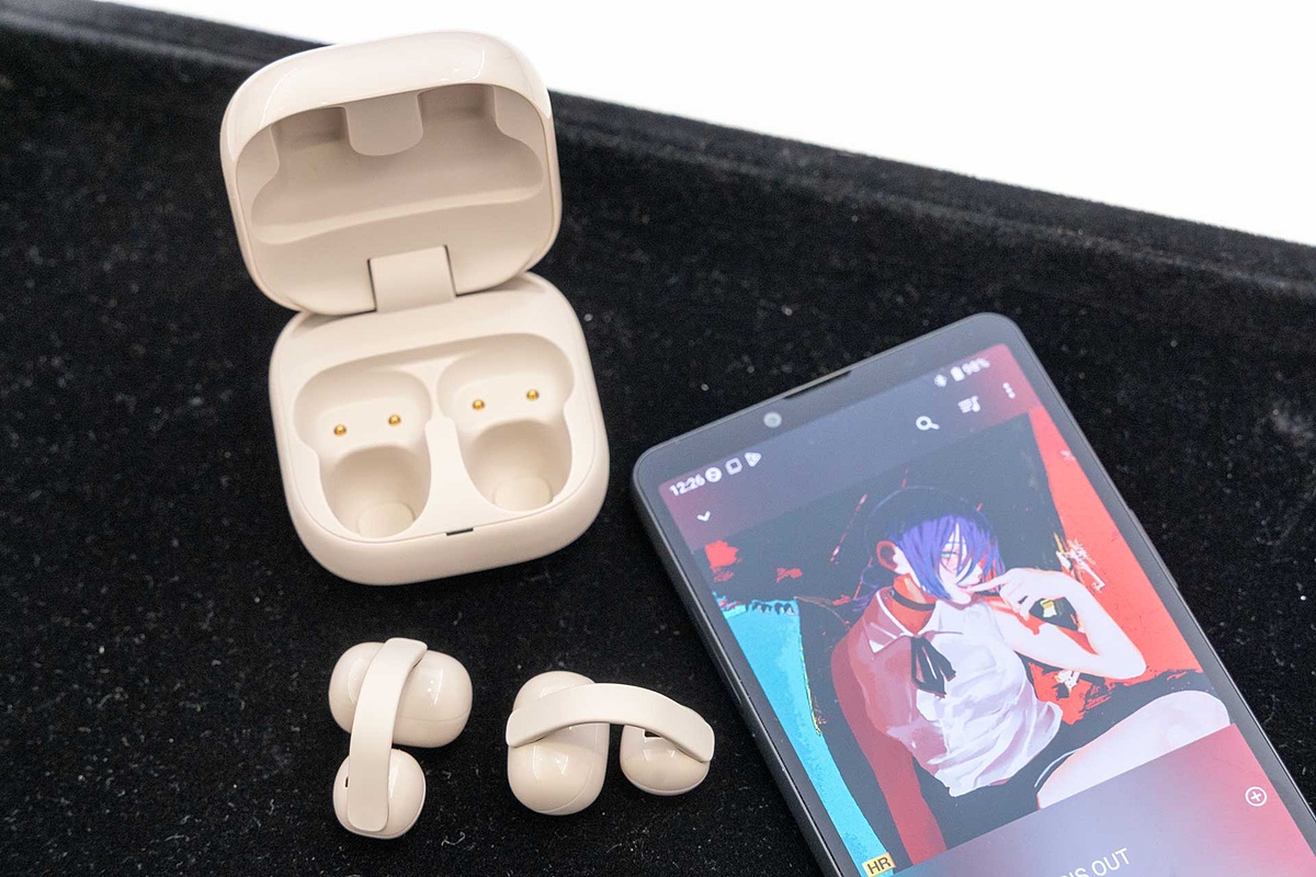 avwatch's tweet photo. ソニー、シリーズ初のイヤカフ型イヤフォン「LinkBuds Clip」 https://t.co/T1TlrWDk3A #ソニー #LinkBudsClip https://t.co/dgDdL71NIA