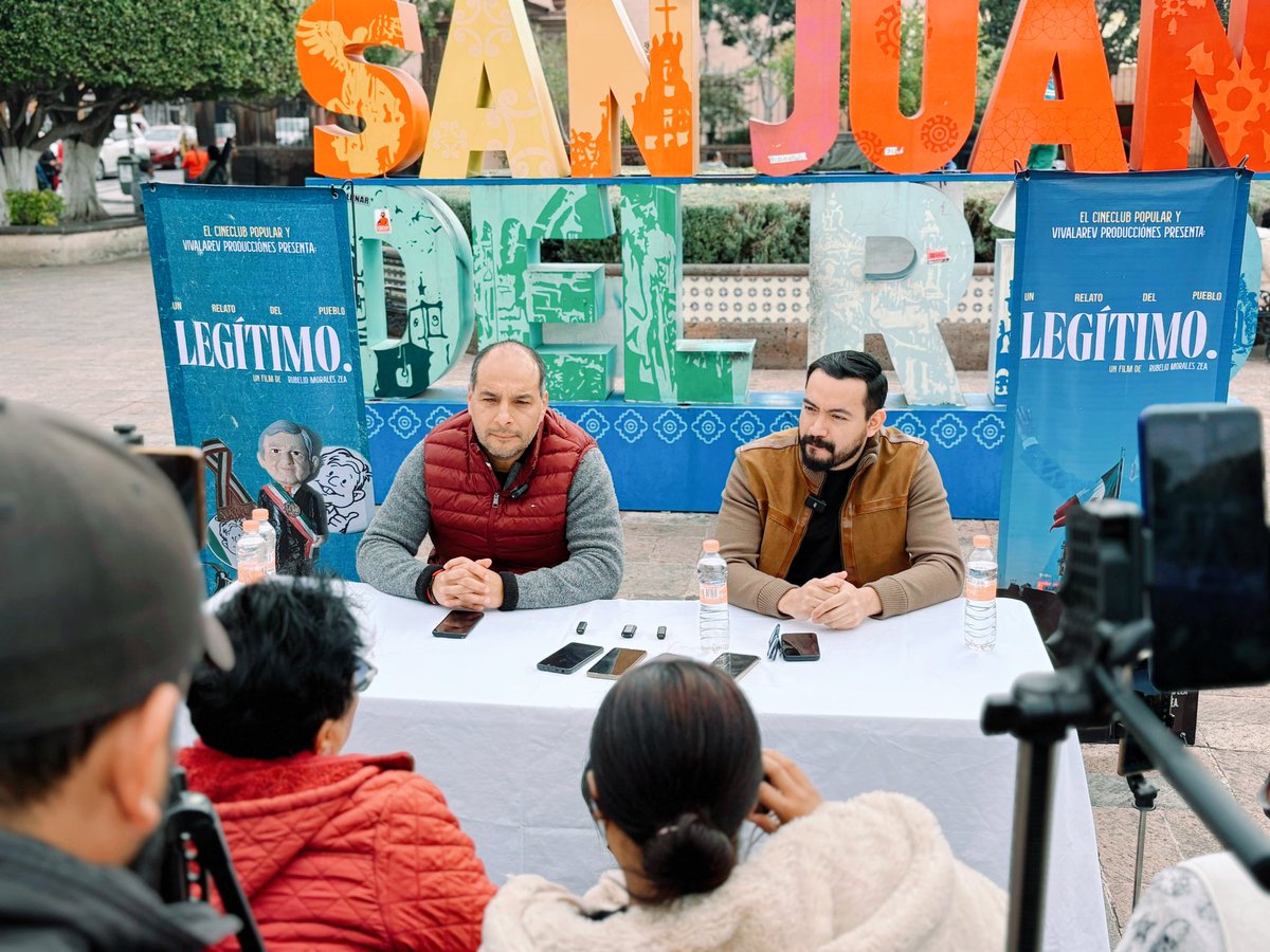 Seguimos promoviendo el cine como punto de encuentro y diálogo comunitario. En rueda de prensa para promocionar e invitar el próximo viernes a la proyección de "Legítimo" en el Jardín de la Familia.
#legítimodocumental #cine #amlo