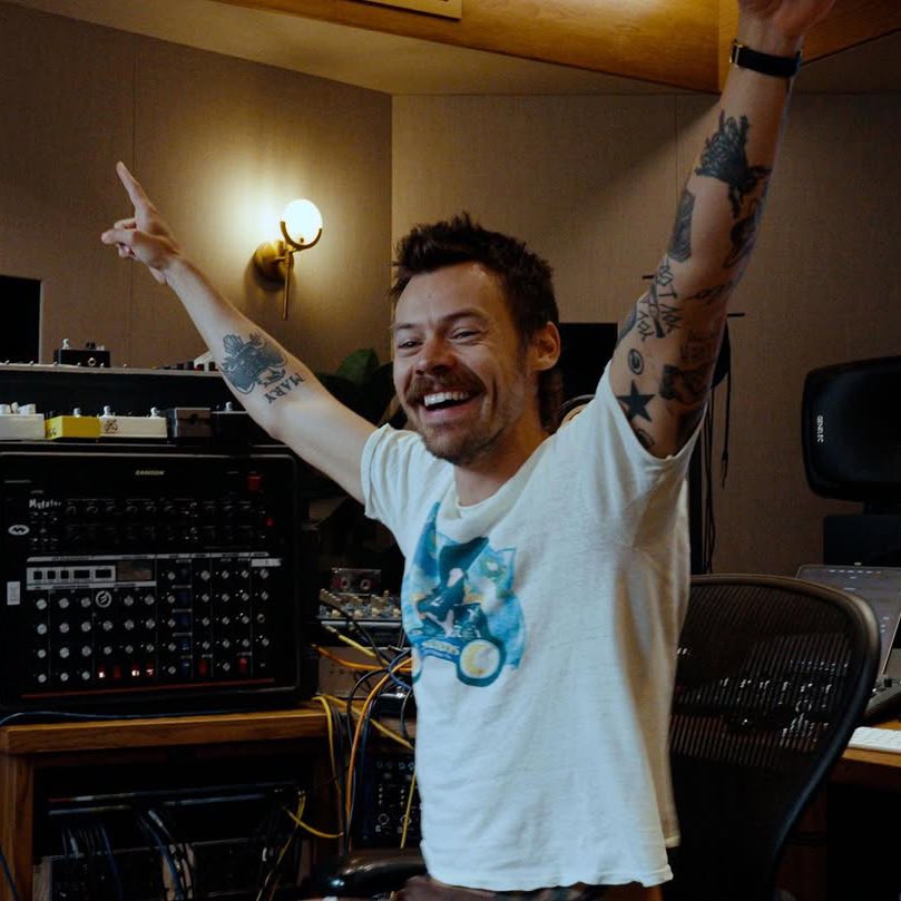 PopBase's tweet image. Harry Styles returns to music in less than 24 hours.