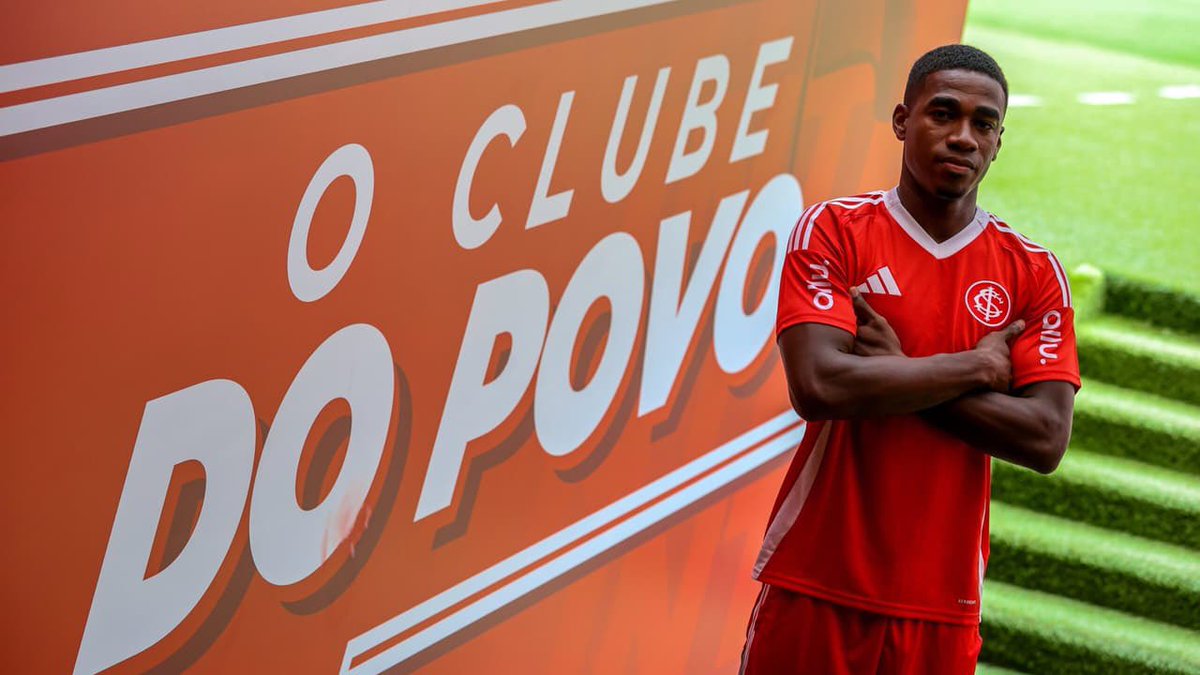 a verdade é uma só: tem que ser titular 

pode ser bagre? veremos. mas o victor gabriel além de BAGRE é GORDO e LENTO

o pique que o felix deu pra bola não sair o gordo gabriel teria saído rolando antes de chegar nela