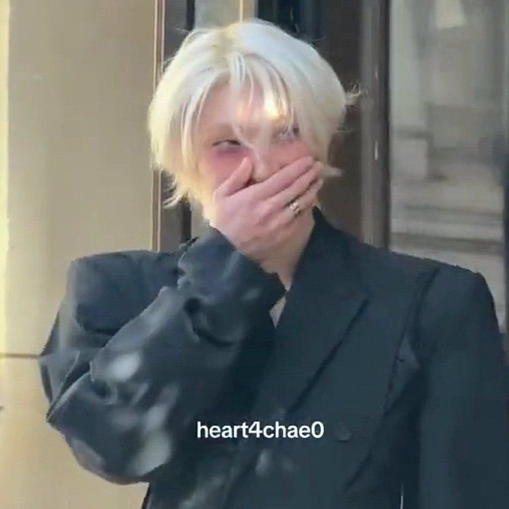 lesbians4woogi's tweet image. ateez makeup artists please oh please never stop putting blush under his eyes