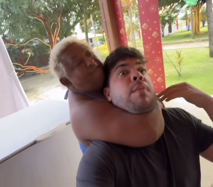 wolfstarius's tweet image. o luke nao é psicotico a guerra so começa depois que o cronos entra na mente dele 100% ele nao bateria no percy desse jeito ele nao é o vilão da história LUKE CASTELLAN É O HEROI DA PROFECIA ELE É CANONICAMENTE HERÓI