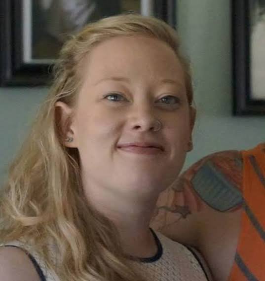 🚨According to new reports Renee Good had a pulse for 8 mins after being shot by Jonathan Ross but was denied care, even after a physician offered to help. 

MPR disclosed the findings based on a comprehensive review of clips, 911 calls, fire department records, and dispatch logs