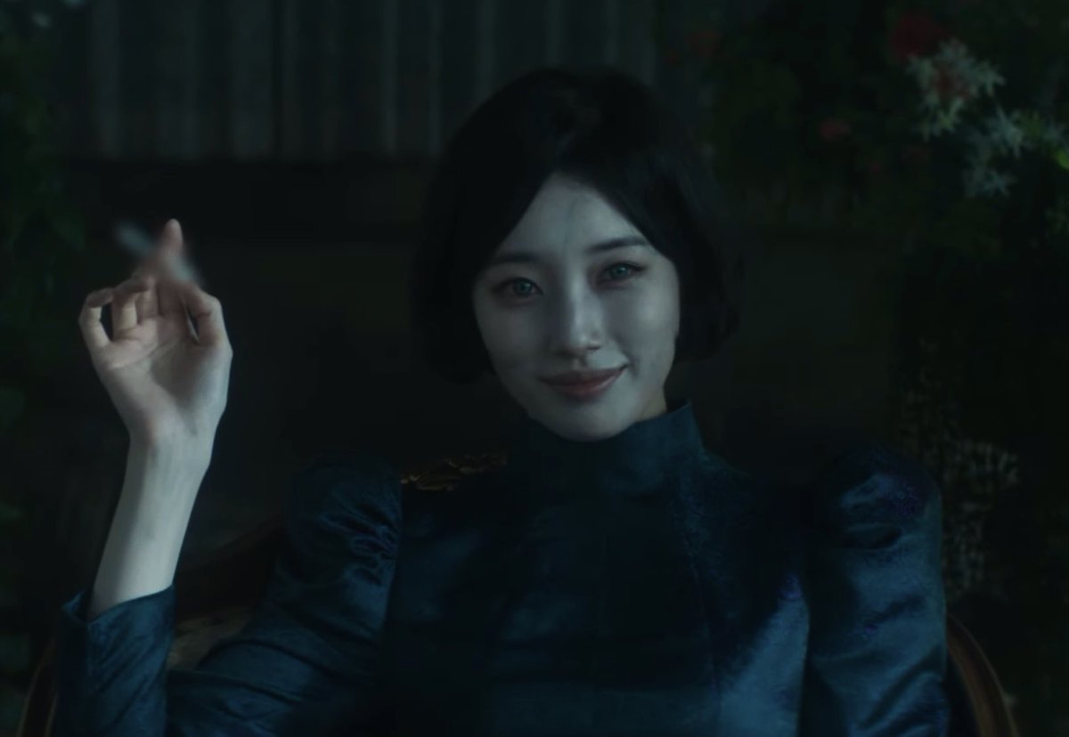 minikangie's tweet image. I can’t stop staring at her.. she’s so mesmerizing 

Vampire Suzy I can’t wait to see you