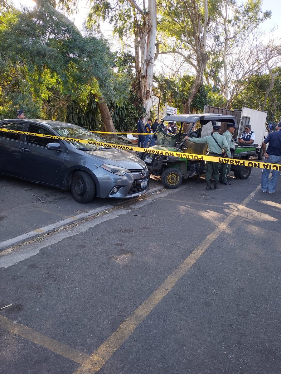 UnidadSindical_'s tweet image. UNIDAD SINDICAL SALVADOREÑA LAMENTA FALLECIMIENTO DE TRABAJADOR MUNICIPAL EN ACCIDENTE DE TRABAJO EN LA ALCALDIA DE LA LIBERTAD SUR - SANTA TECLA

La Unidad Sindical Salvadoreña (USS) expresa su profundo pesar por el fallecimiento del trabajador municipal Ángel Ramírez, ocurrido…