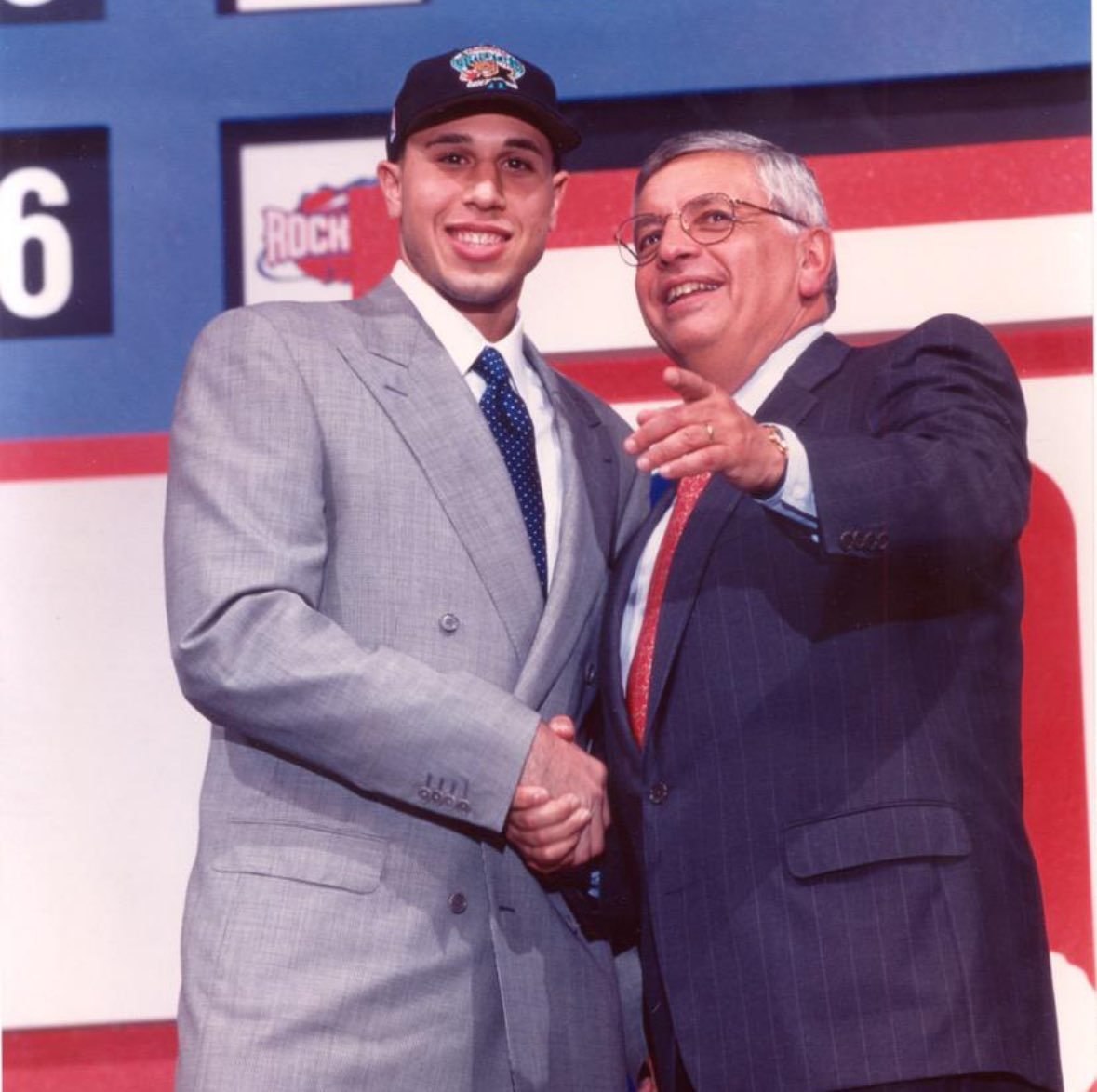 NEW POD! Coming in hot tomorrow. We re-live the agony of the 1998 NBA Draft. Stu has the opportunity to draft Paul Pierce or Vince Carter and trade for Steve Nash. And does none of those things.