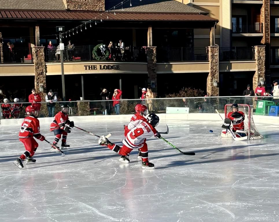 steviethesaint's tweet photo. We're BACK Baby! #9sForever #KYHA #KirkwoodStars https://t.co/kdPLUR1BkK