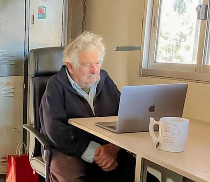 twinss23's tweet image. así me siento esperando q Wanda nara suba más contenido y capturas