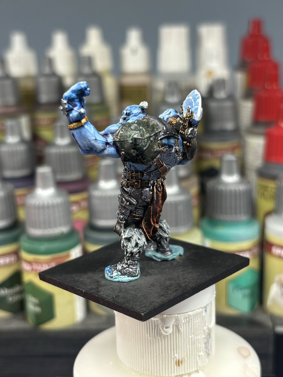 Working on my King’s of War Ogres. <a href="/manticgames/">Mantic Games</a> #kingsofwar <a href="/thearmypainter/">The Army Painter</a> <a href="/monumenthobbies/">Monument Hobbies</a>