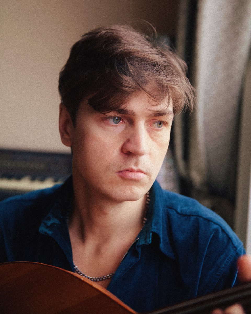 KitSebastianDuo's tweet image. Some more snaps from when Discogs came to visit our studio. We chatted about our record collection, why it matters to share music with our listeners and some little stories behind some of the records.
discogs.com/digs/features/…