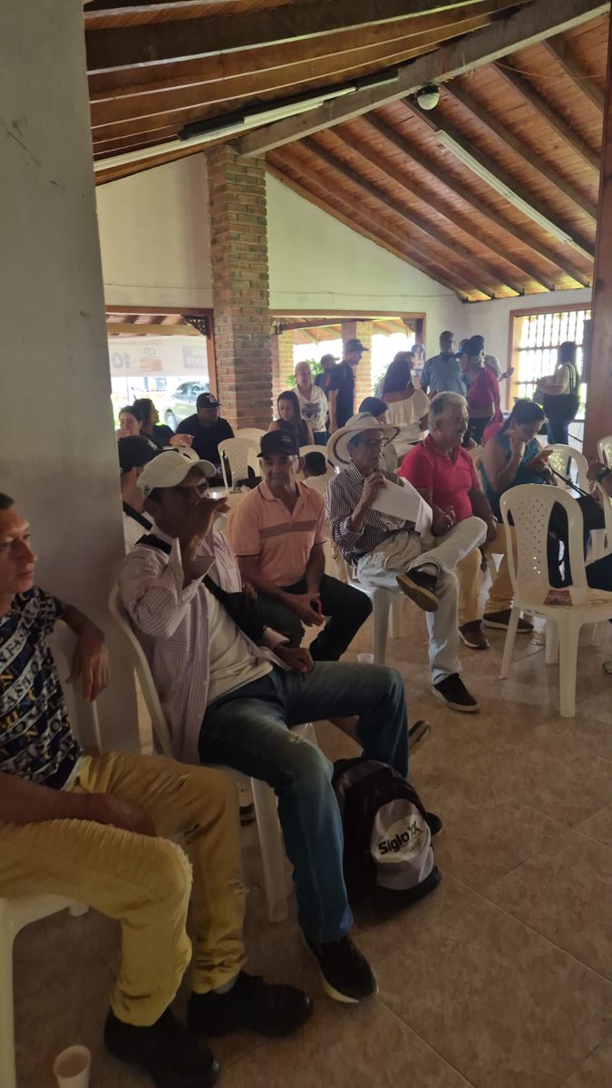 falavi2005's tweet image. Campesinos del Cañón de Corozal y veredas aledañas, en Riofrío, Valle,  expresaron su respaldo Ana María Sanclemente @sanclementeam , candidata a  @CamaraColombia por Cambio Radical #107. El Encuentro organizado por @becerraedgare
