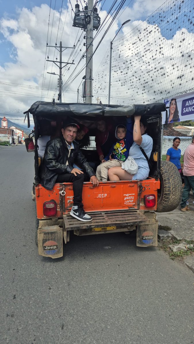 falavi2005's tweet image. Campesinos del Cañón de Corozal y veredas aledañas, en Riofrío, Valle,  expresaron su respaldo Ana María Sanclemente @sanclementeam , candidata a  @CamaraColombia por Cambio Radical #107. El Encuentro organizado por @becerraedgare