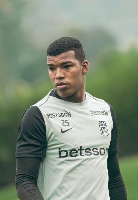 🚨🛬 Luis Marquinez llegó hoy a Ibagué para cerrar su vinculación con Deportes Tolima. Préstamo desde Atlético Nacional 🔜

⚠️ La cesión del mediocampista Luis Miguel Landazuri está frenada en este momento.