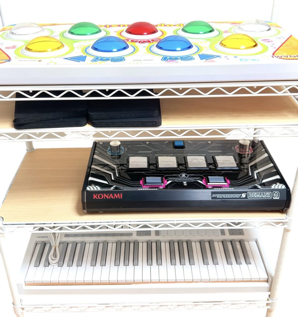 「ⅡDXくん///……SDVXくんの隣…(詰めれば)空いてるよ……///」