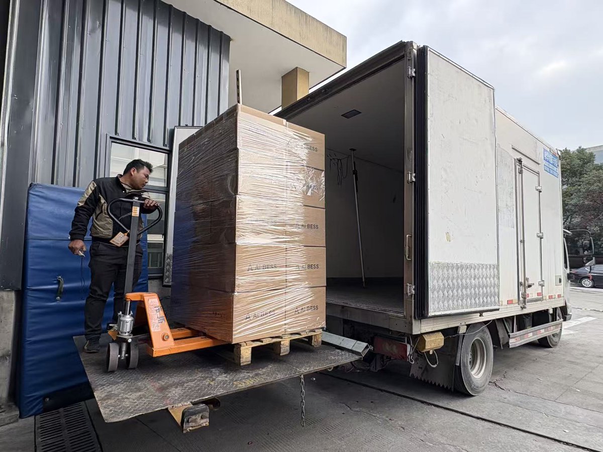 luna19891314's tweet image. Delivery has been made! On time delivery, safe distribution, sincere cooperation, affordable prices. Come and contact us now! Non-smoking grill, waffle maker, air fryer!😍
#smokeless #grill #smokelessgrill #bbq #kitchenware #factory #b2b