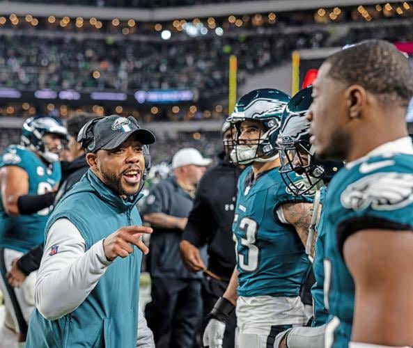 HoggNFL's tweet photo. Green Bay Packers defensive coordinator interviews ⤵️

🔹Christian Parker (Eagles DBs coach) 
🔹Jonathan Gannon (Ex Cardinals HC)
🔹Daronte Jones (Vikings DBs coach
🔹Al Harris (Bears DBs coach) https://t.co/Qkqxrwalch