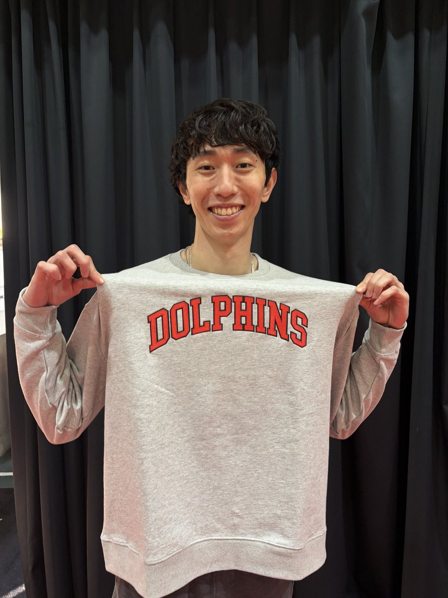 hummel製DOLPHINS スウェットクルーネックを #齋藤拓実 選手、#鎌田真