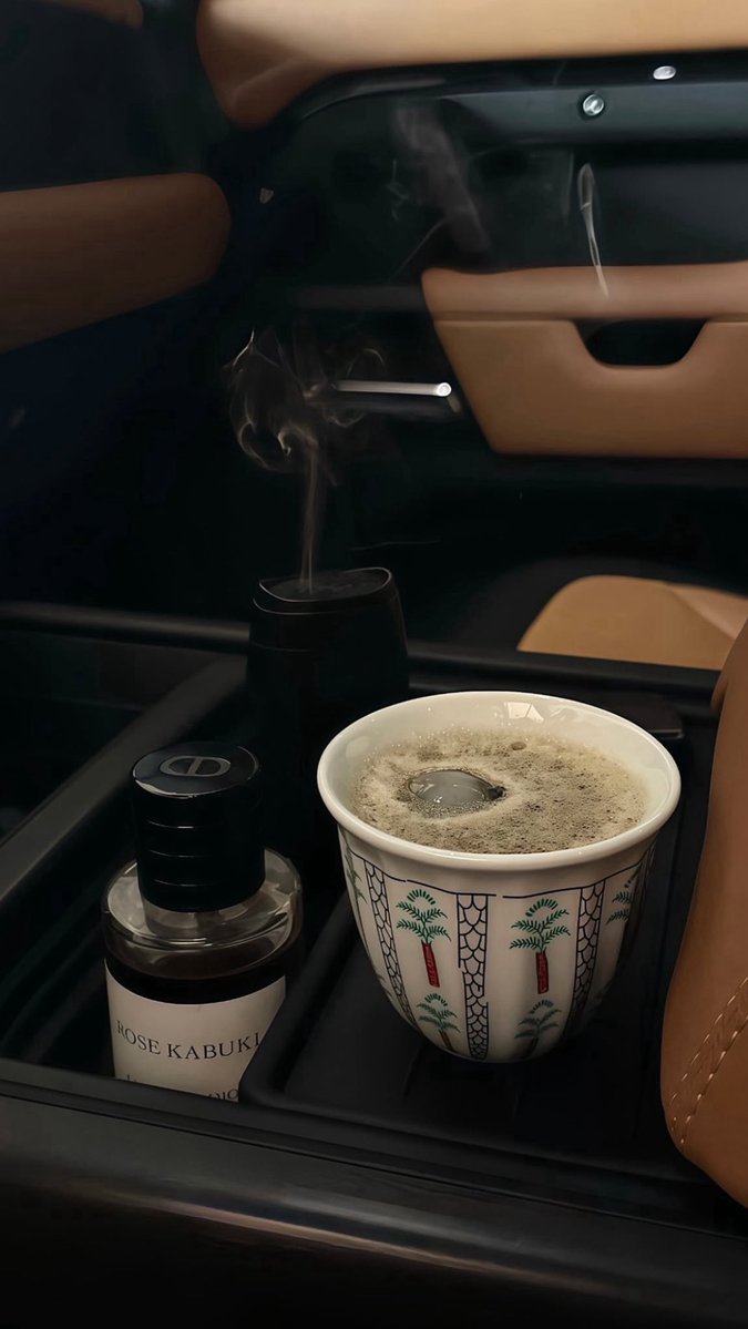 «تعاملت حتى مع قصورك بدون قصور 
وتخطيتها، مثل الحسايف على الماضي»
— مبارك بن رادعه