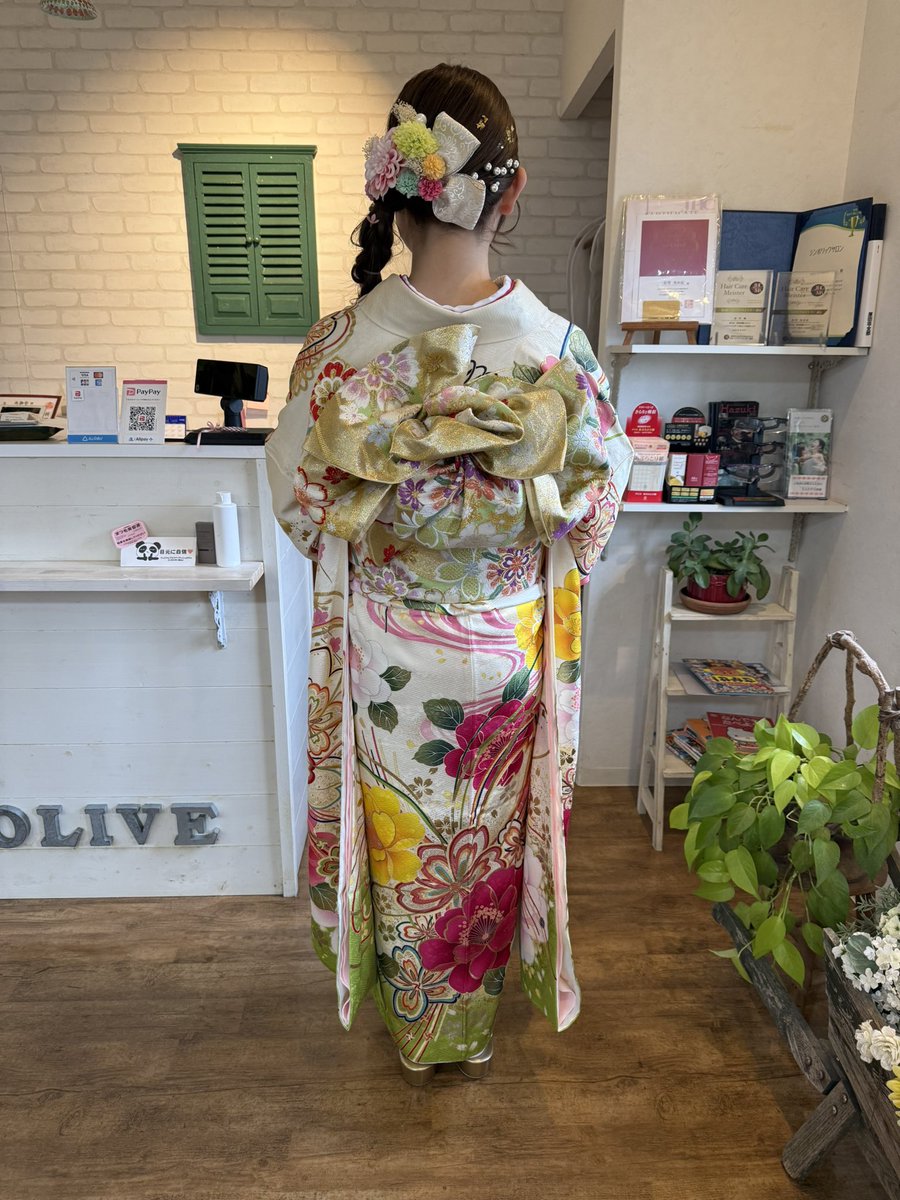 salondeOLIVE1's tweet photo. 成人式の振り返りを
ちょこっと。。。😊
.
〒841-0047
佐賀県鳥栖市今泉町2451-1
☎️0942-83-9744

#鳥栖美容室
#salondeolive
#サロンドオリーブ 
#結婚セット https://t.co/SwcF9zGmZ1