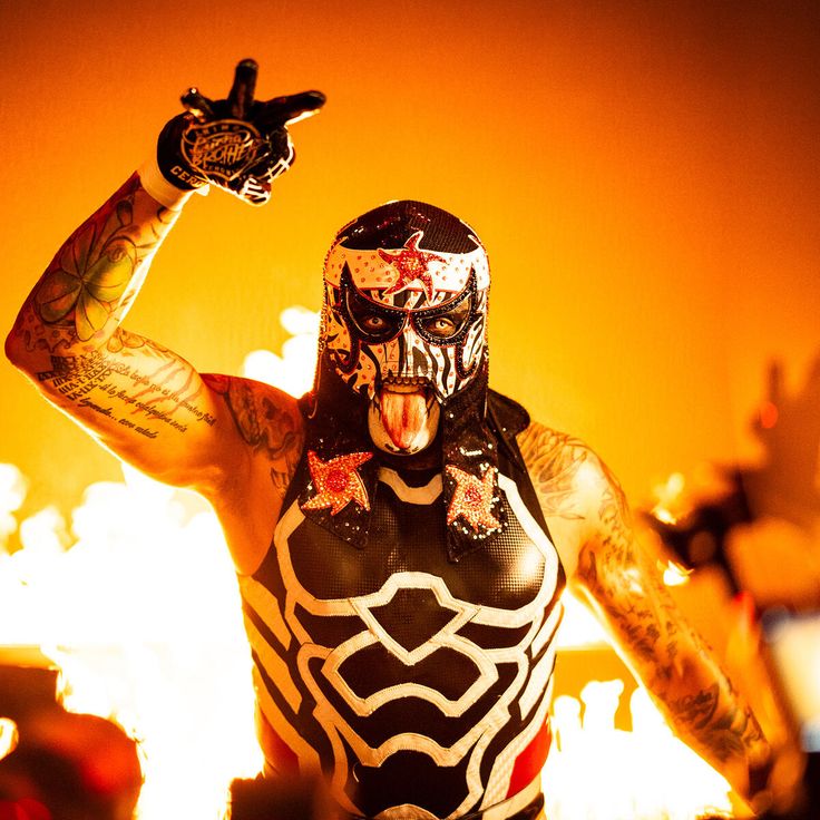 cuentade3mid's tweet photo. La lucha libre pudiera ser, y es como la vida misma. 
Primero que nada, tú decides que tan real y qué tan falsa es. https://t.co/FJoakhYxiP