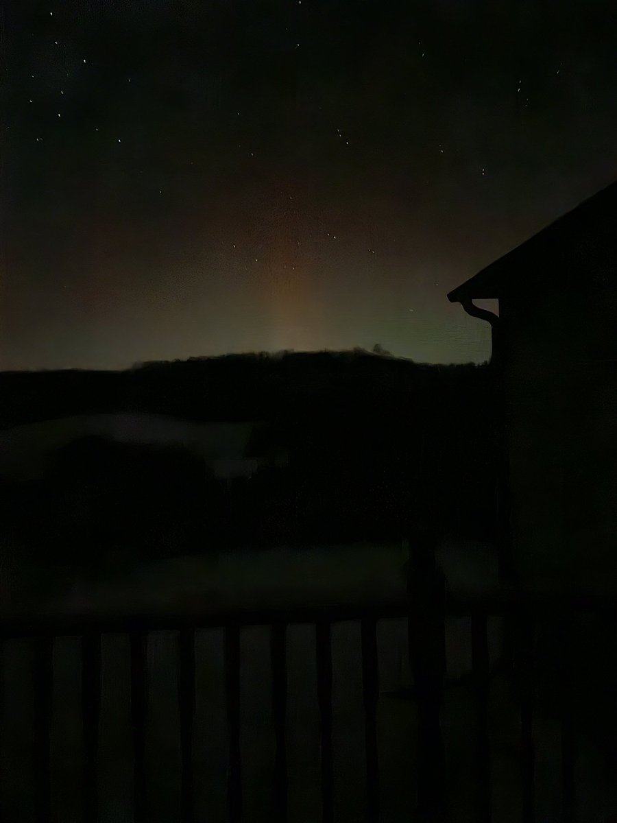 aresonian's tweet image. Aurora

I couldn't see this with the naked eye. It could only be seen by camara with 4 seconds exposure. 

#nightphotography
#auroraphotography
#naturephotography