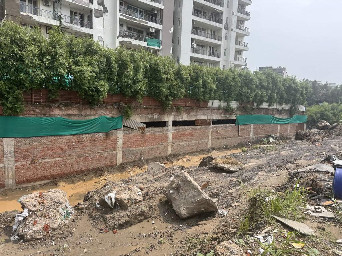 CdrSanjeevGupta's tweet photo. @MedhaRoopam @CMOfficeUP @UPGovt @ChiefSecyUP @InfoDeptUP ‘जानता की समस्याओं का निवारण’ 🙏🙏
आप करें तो काम, हम करें तो बकवास Look at our ‘Photoshoots’ What are you waiting for ?? Another disaster 🥲🥲 Sorry to say M’m .. this is no way of Governance. https://t.co/RqWEzl7rhf
