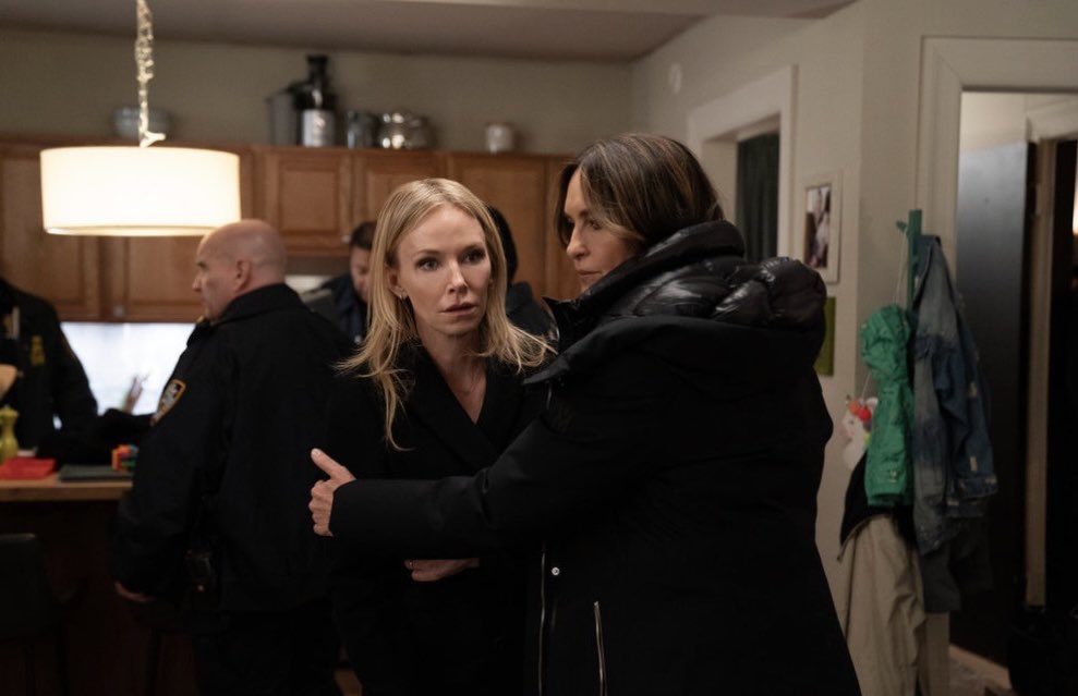mmjanae's tweet image. YEAH #SVU #Rollisi