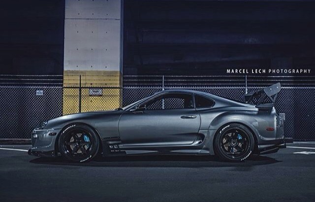 JDM_Underground's tweet photo. Those widebody flares stretching the profile completely transform the A80 - serious rubber hiding underneath, blue peeking through the wheels, GT wing planted on back. Everything here screams time attack.

#A80 #Toyota #Supra

🚗
📸 marcel_lech
🛒 https://t.co/eG66IN4jG4 https://t.co/qCfz3PG6mK