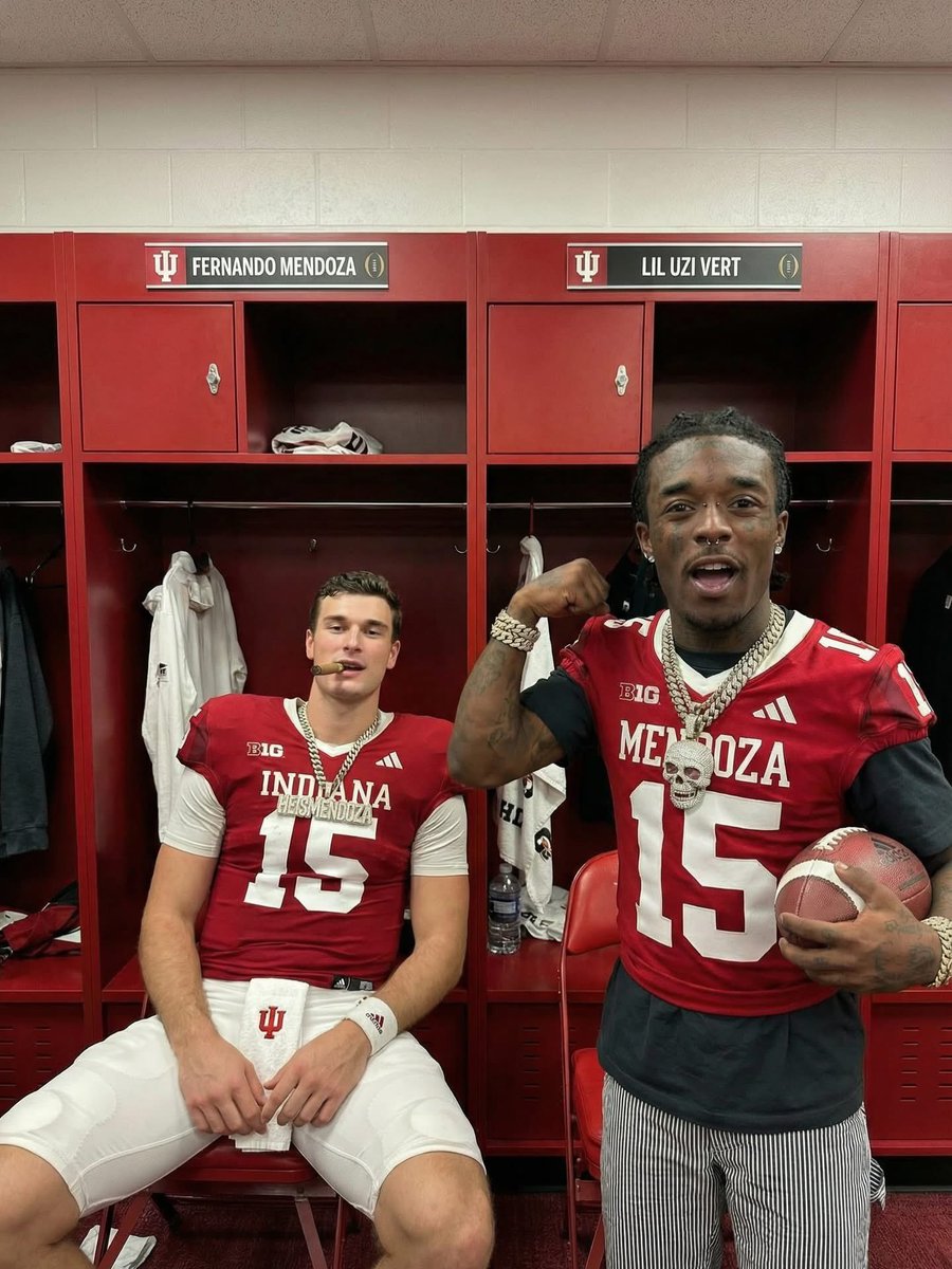 HoosierFever's tweet image. Define “AURA”