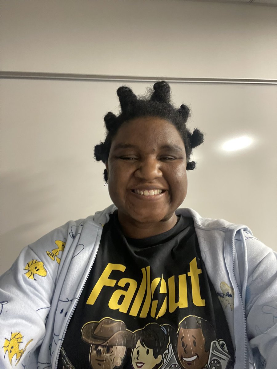 DanielleRedhea2's tweet photo. One more class this week and I’ll be done with my first full week back. The @UH_SocialWork was nice enough to host coffee and treats yesterday and today so I got a chocolate croissant. Here’s to semester 2! https://t.co/W6zpVpAtFU